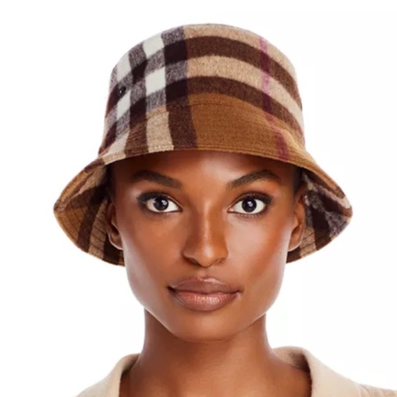 Burberry Signature Check Wool Hat with dust bag - Picture 1 of 6